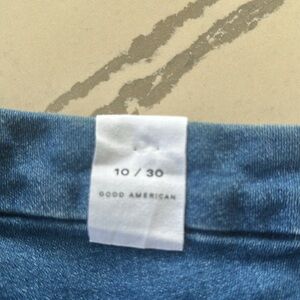 Good American Good Petite Straight in a 10/30.